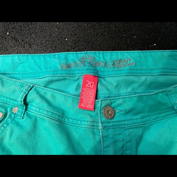 🛍5/$15 Bundled🛍 Almost Famous #2008 *see descr. - Picture 5 of 5